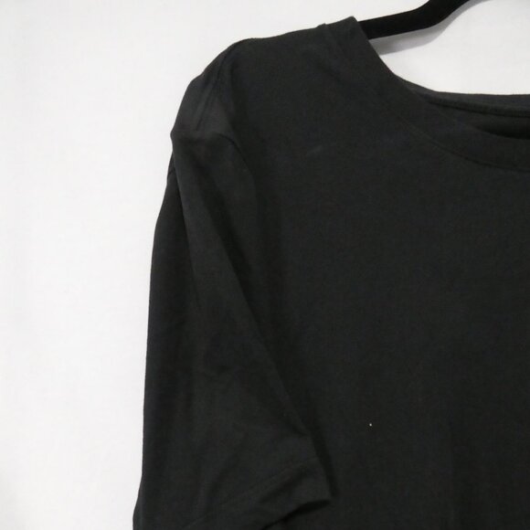 THE NIKE TEE - Dri-Fit | large | Black Short Sleeve T-Shirt - Picture 3 of 14